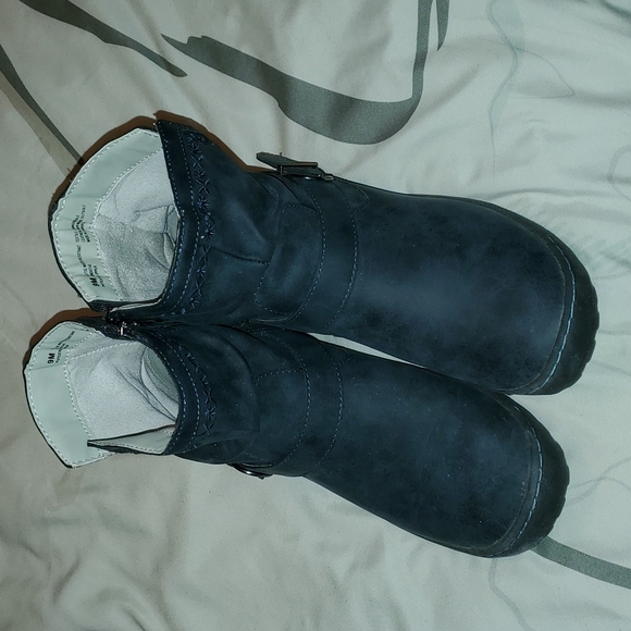JBU Dottie Water Resistant Leather Booties Size 9 Blue EUC